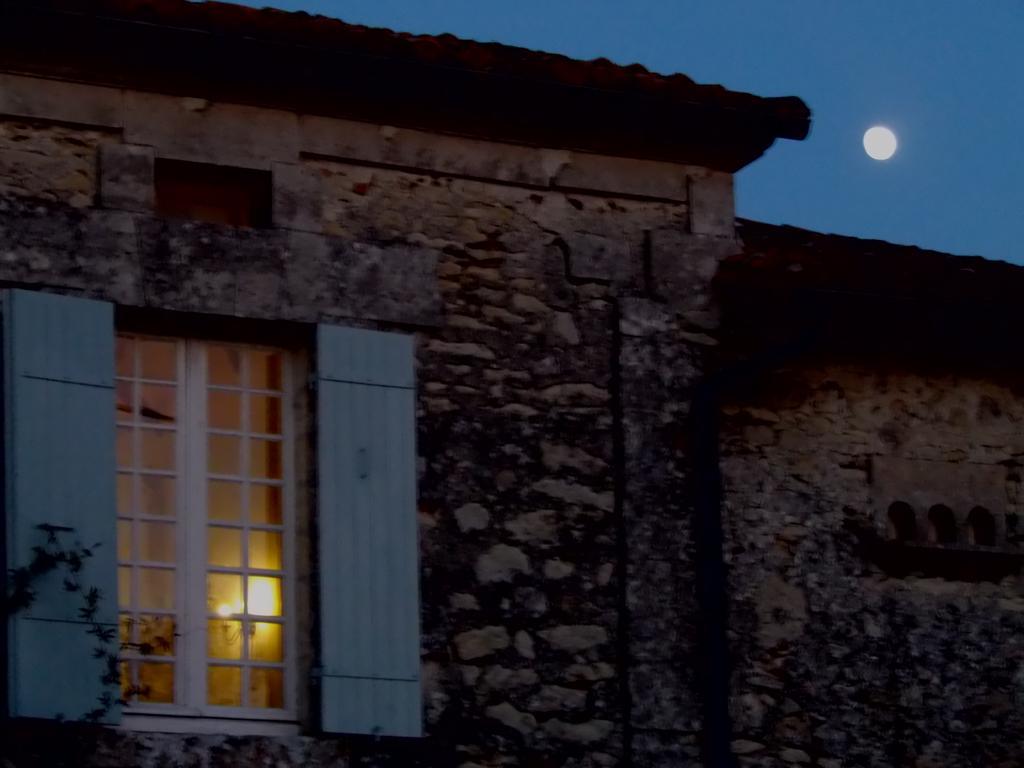 مبيت وإفطار Verteillac La Lunaire الغرفة الصورة